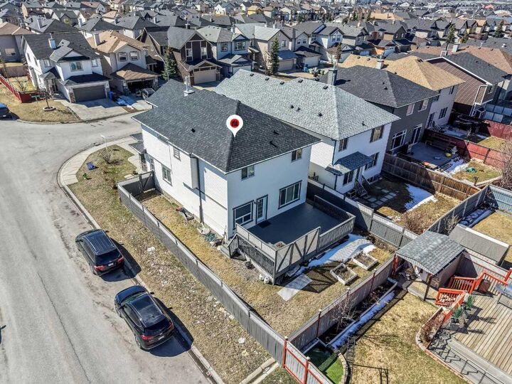 Property Photo:  149 Saddlecrest Green NE  AB T3J 5N3 
