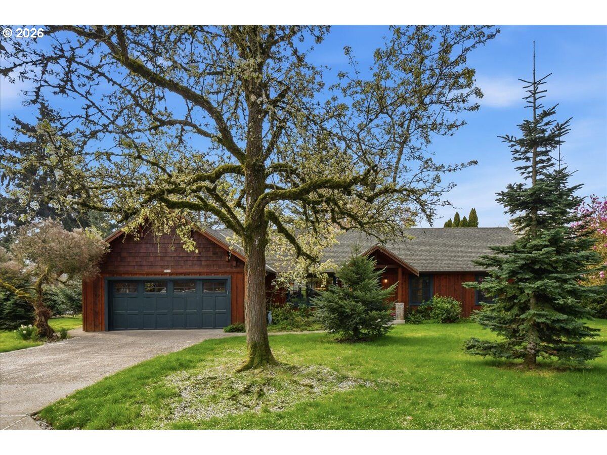 Property Photo:  5805 Montana Ln  WA 98661 