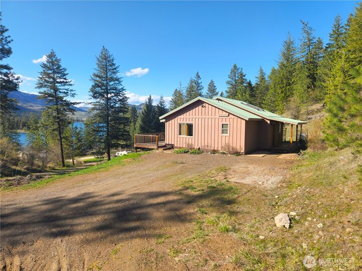 Property Photo:  60 E Wannacut Lane  WA 98844 