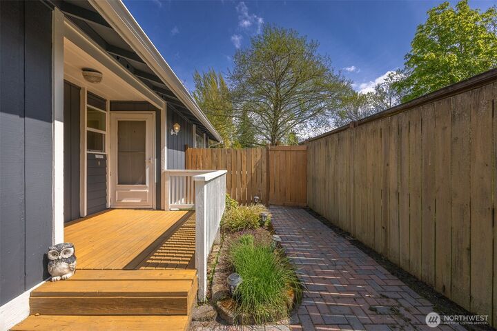 Property Photo:  2618  Superior Street  WA 98226 