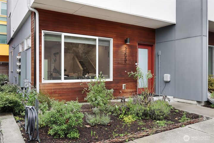 Property Photo:  3660  Courtland Place S  WA 98144 