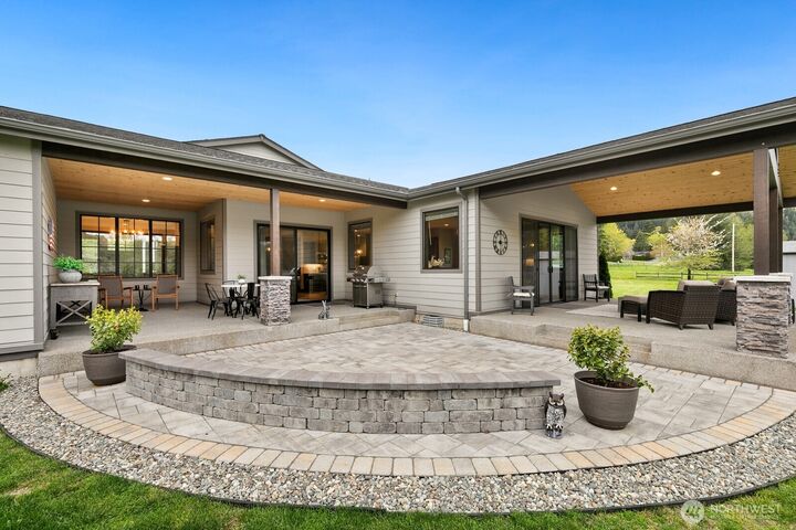 Property Photo: 35945 SE 49th Street WA 98024