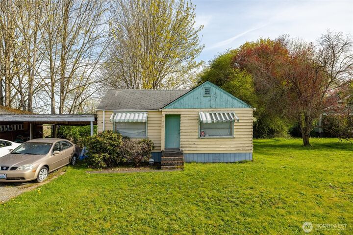 Property Photo: 6921 211th Place NE WA 98223