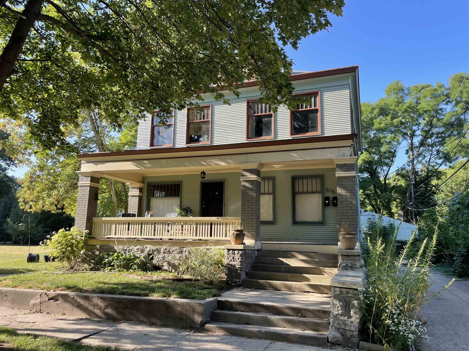 Property Photo:  515 Grove Street  IL 61104 