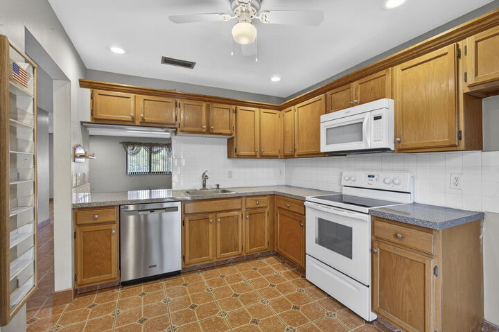 Property Photo:  67 Macadamia Court  FL 33411 