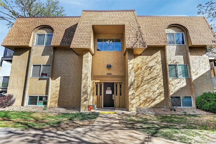 Property Photo:  7335 E Quincy Avenue 104  CO 80237 
