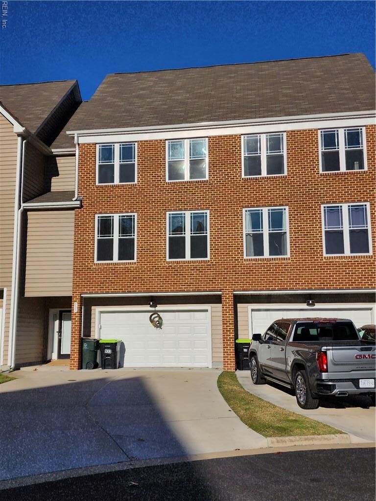 Property Photo:  933 Eastfield Ln  VA 23602 