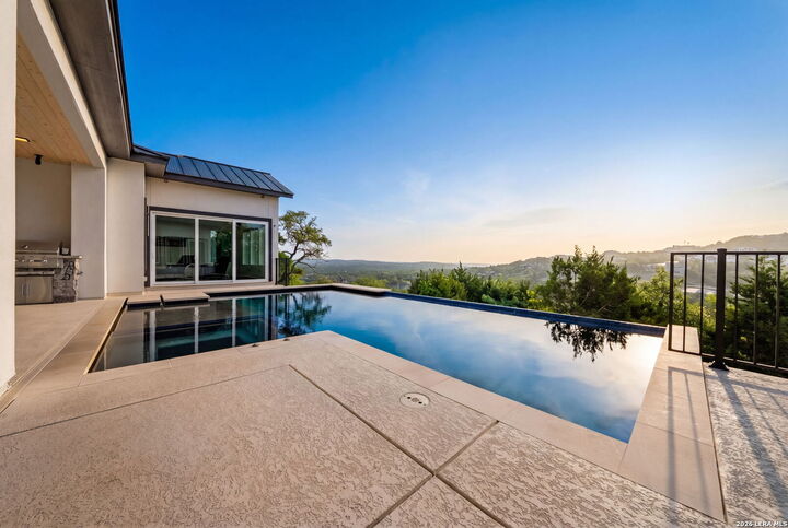 Property Photo:  10018 Basilone Rdg  TX 78255 