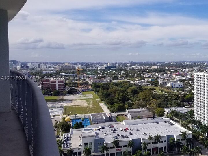 Property Photo:  1750 N Bayshore Dr 2909  FL 33132 