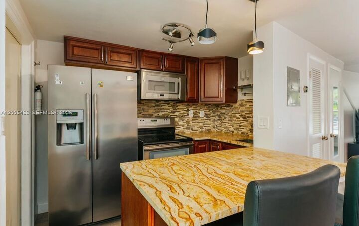 Property Photo:  6865 Bay Dr 7  FL 33141 