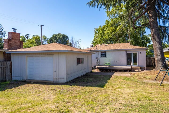 Property Photo:  1012 State Street  CA 96001 