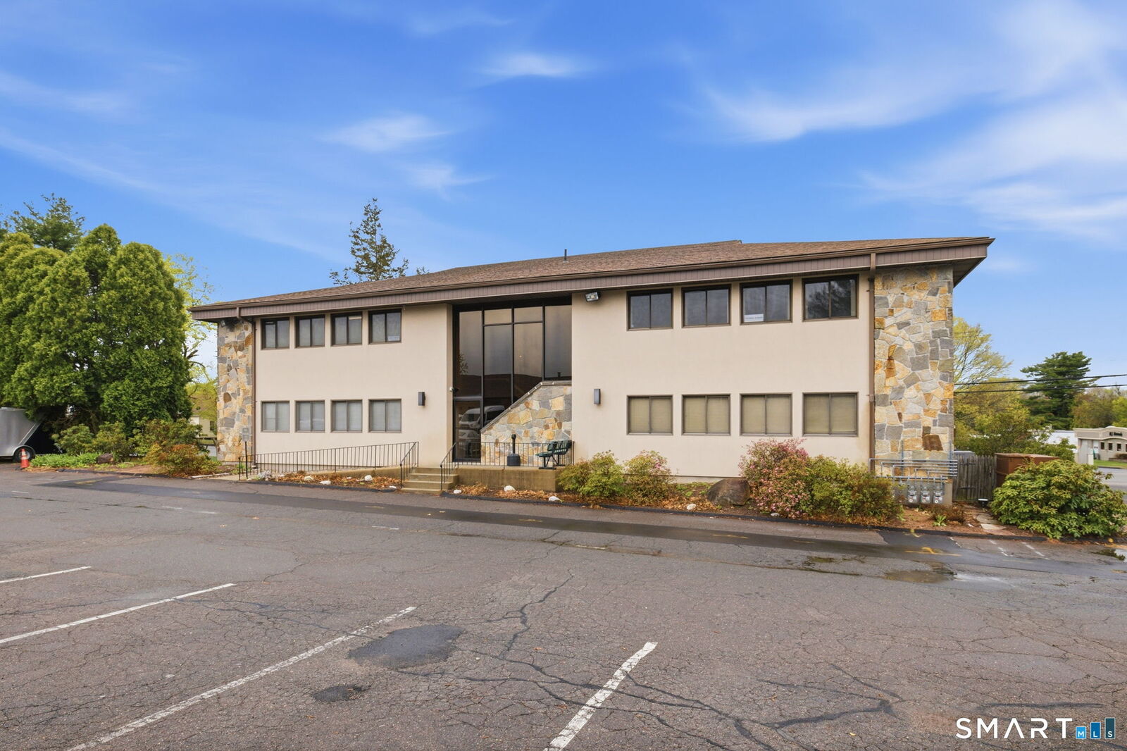 Property Photo:  160 Oak Street 1H  CT 06033 