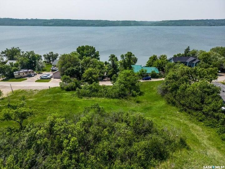 Property Photo:  40 Lakeshore Drive  SK S0G 4L0 