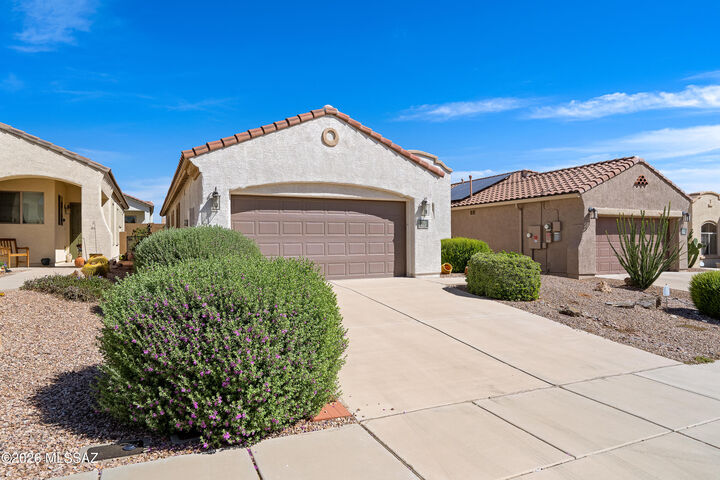 Property Photo:  468 W Calle Media Luz  AZ 85629 
