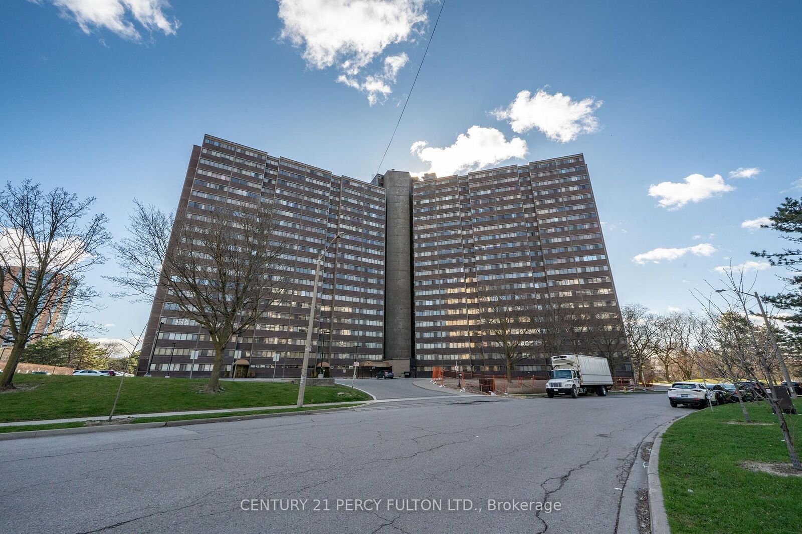 Property Photo:  11 Wincott Drive Ph 12  ON M9R 2R9 