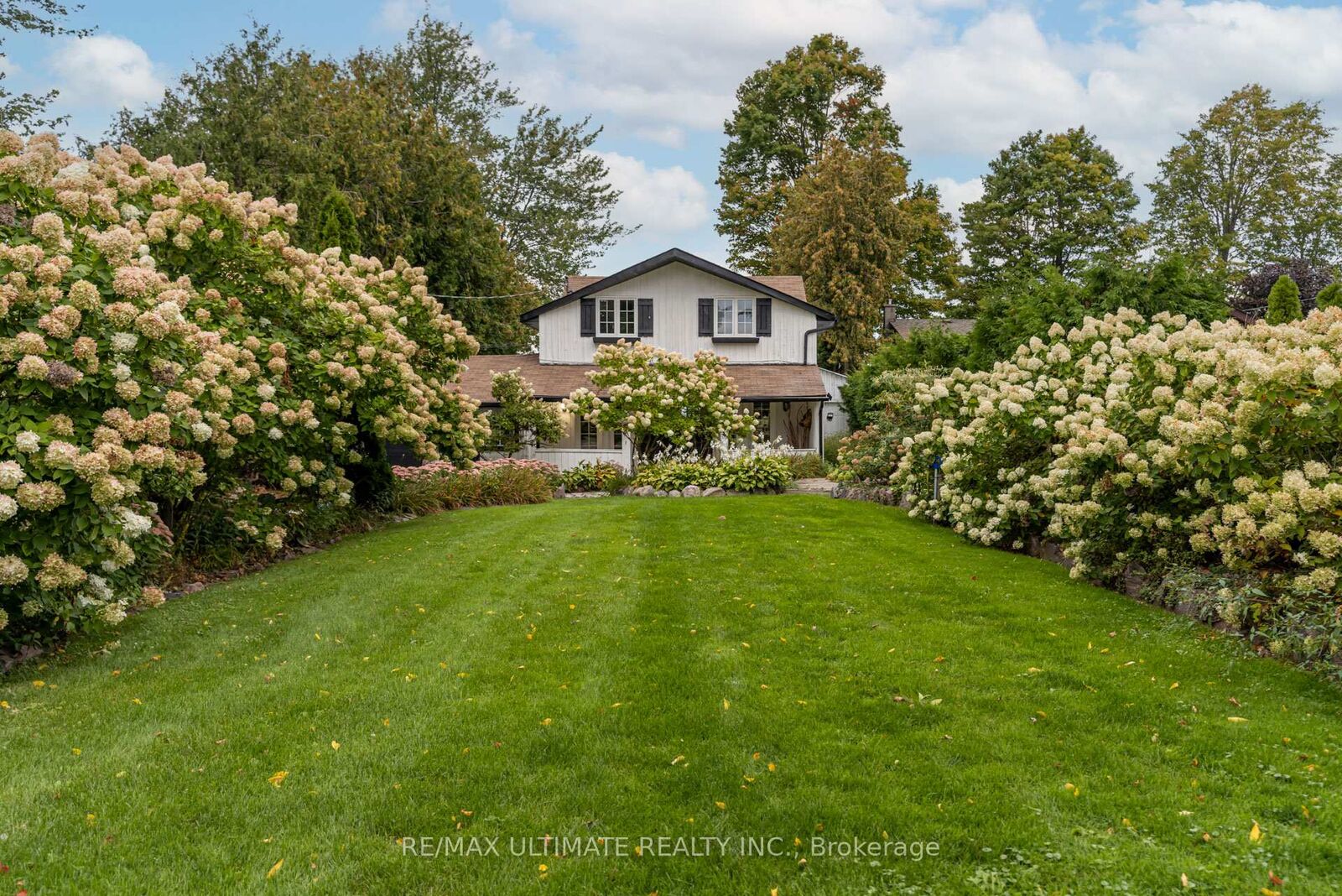 Property Photo: 78 Clovelly Cove N/A ON L0E 1E0