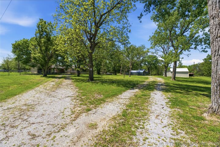 Property Photo: 22701 Ns 421 Road OK 74048