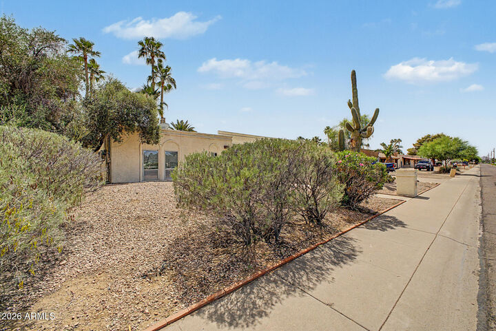 Property Photo:  5901 E Thunderbird Road  AZ 85254 
