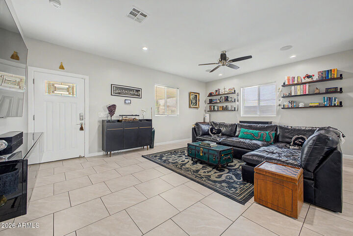 Property Photo:  2901 E Paradise Lane  AZ 85032 