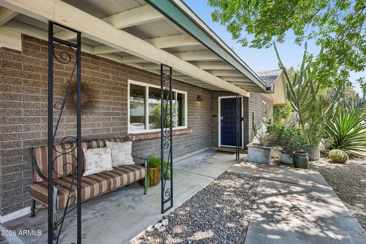 Property Photo:  2207 S Sierra Vista Drive  AZ 85282 