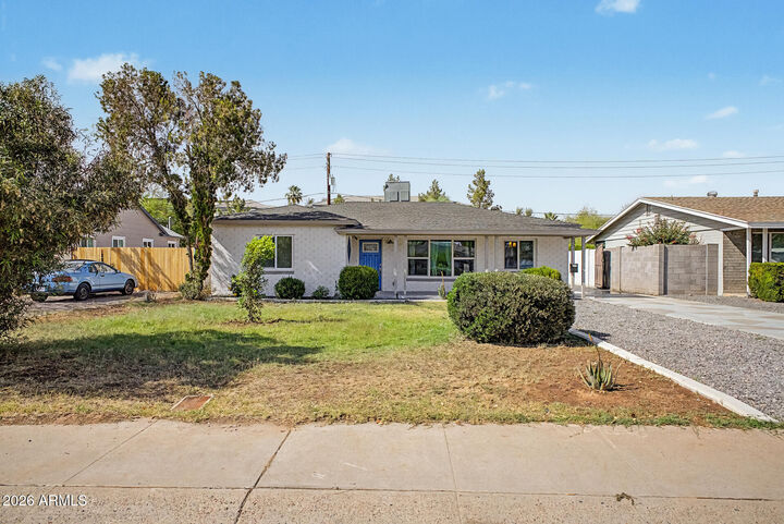 Property Photo:  532 E Cheery Lynn Road  AZ 85012 
