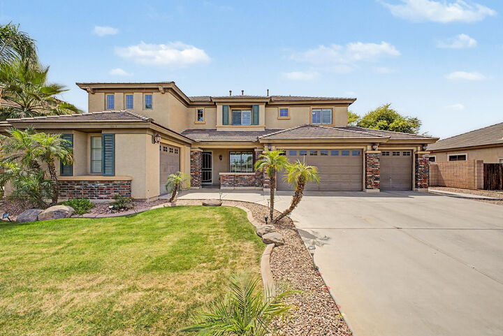 Property Photo: 8425 W Northview Avenue AZ 85305