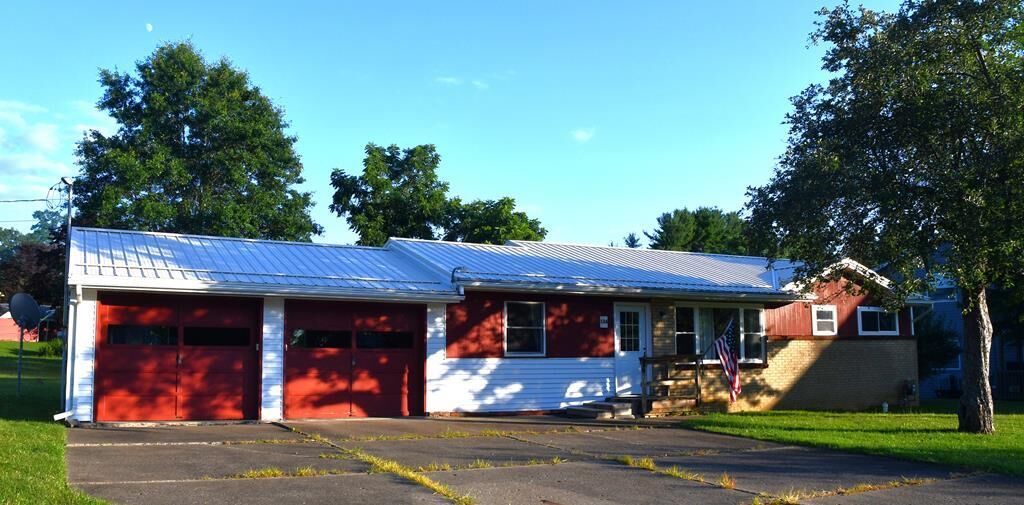 Property Photo:  124 Oakwood Lane  PA 16254 