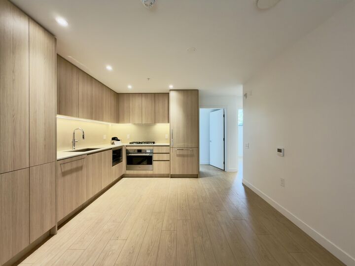 Property Photo:  101 2810 Nanaimo Street  BC V5N 0E3 