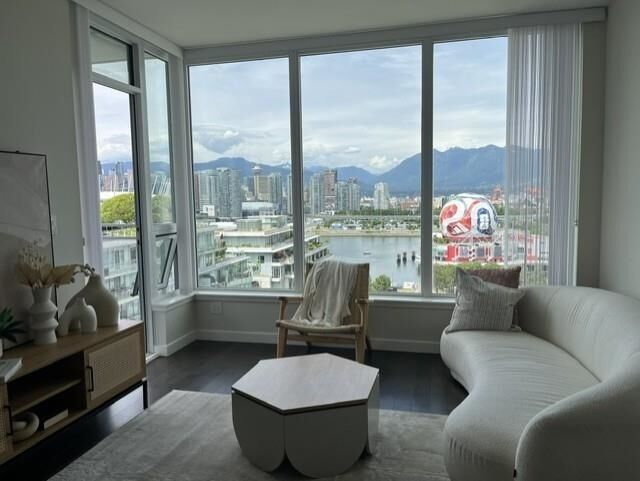 Property Photo: 1708 Ontario Street 1606 BC V5T 0J7