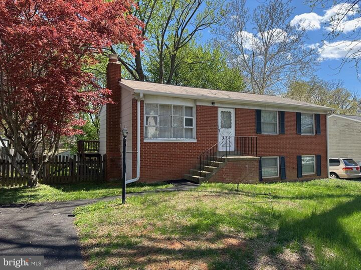 Property Photo:  13907 Lynhurst Drive  VA 22193 