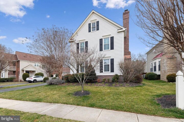 Property Photo:  6603 Forsythia Street  VA 22150 