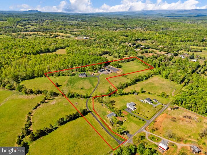 Property Photo:  11194 Homeland Rd  VA 22737 