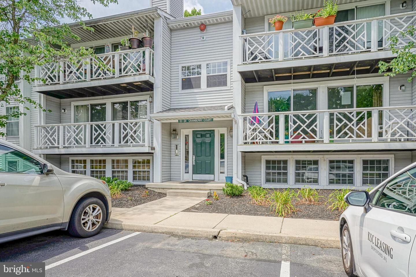 Property Photo:  14 Cranberry Court  NJ 08053 