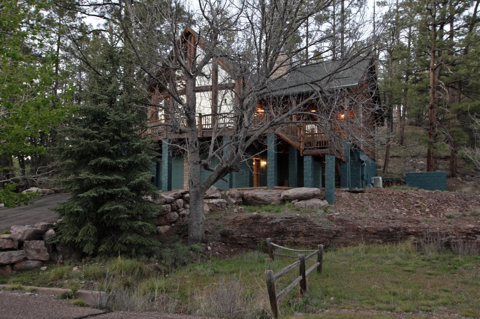Property Photo: 1305 S Hunter Creek Drive AZ 85541