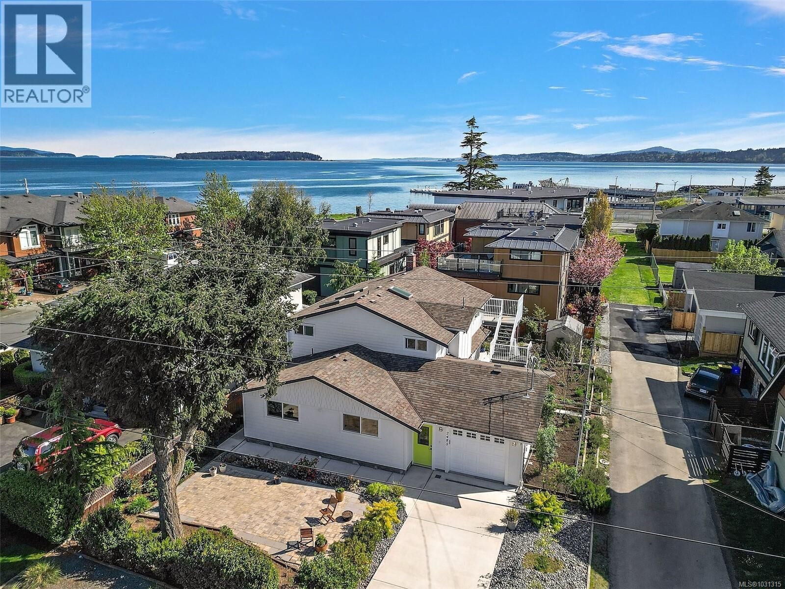 Property Photo:  2485 Orchard Avenue  BC V8L 1V4 