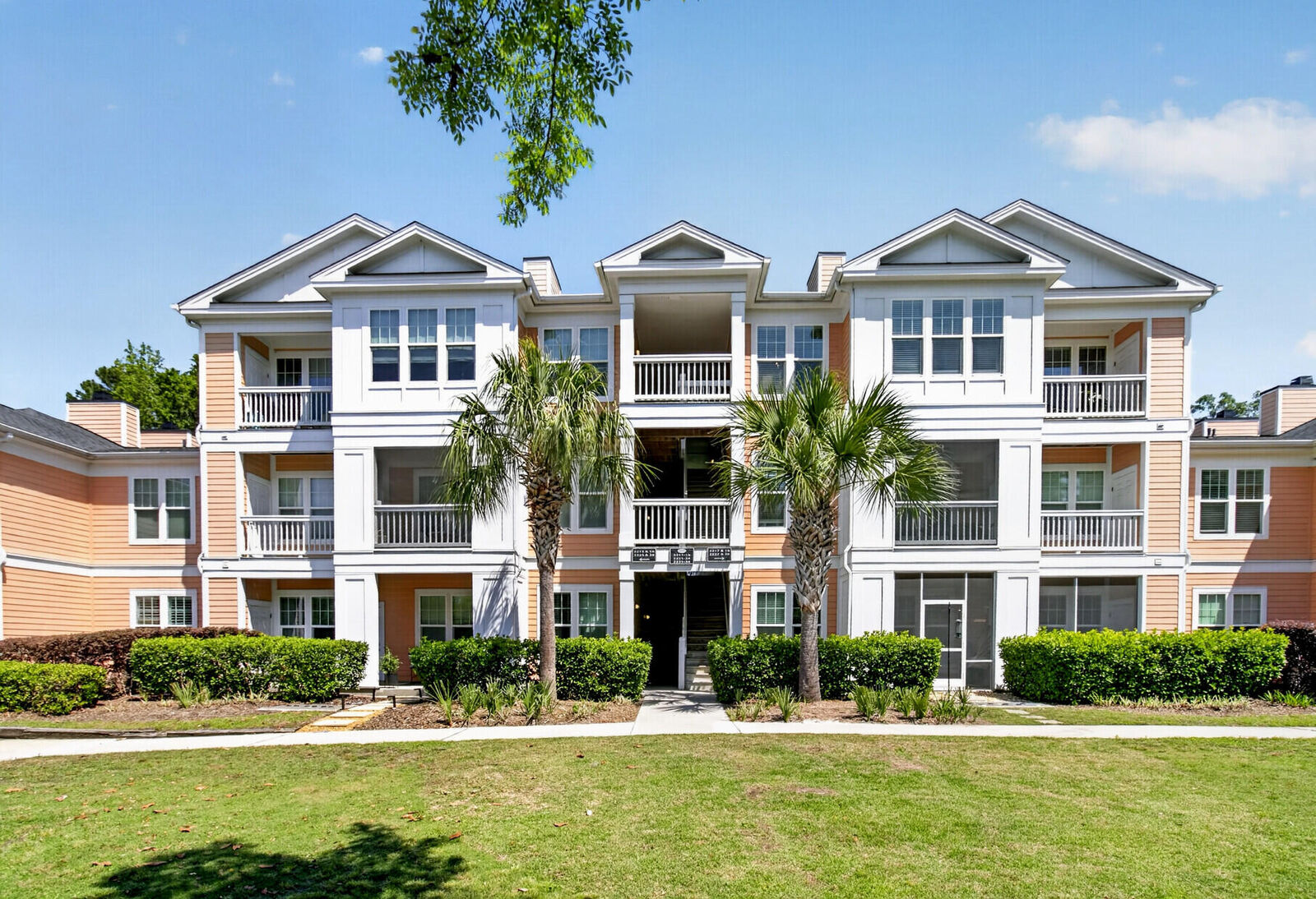 Property Photo: 2212 Chatelain Way SC 29464