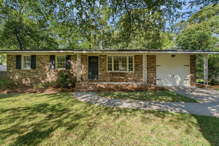 Property Photo:  411 Forest Circle  SC 29483 