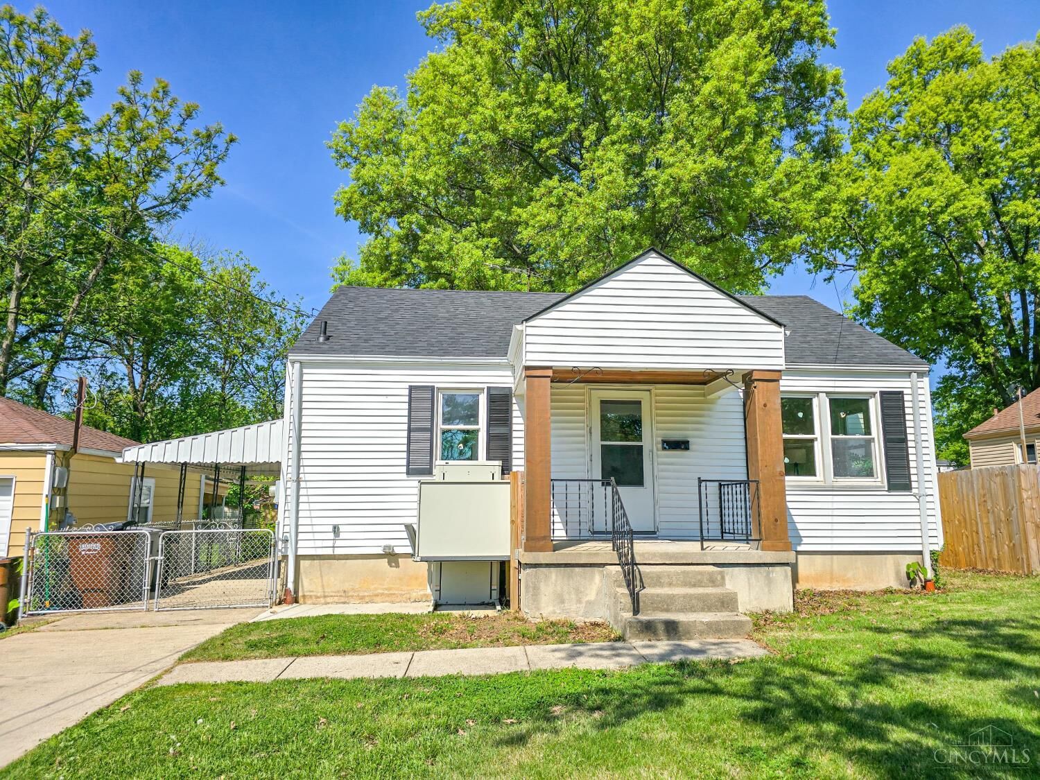 Property Photo: 6909 Mar Bev Drive OH 45239