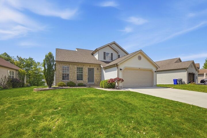 Property Photo:  487 Greenhill Drive  OH 43125 