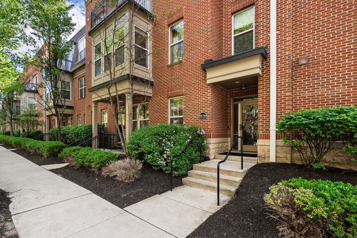 Property Photo:  936 Perry Place  OH 43215 