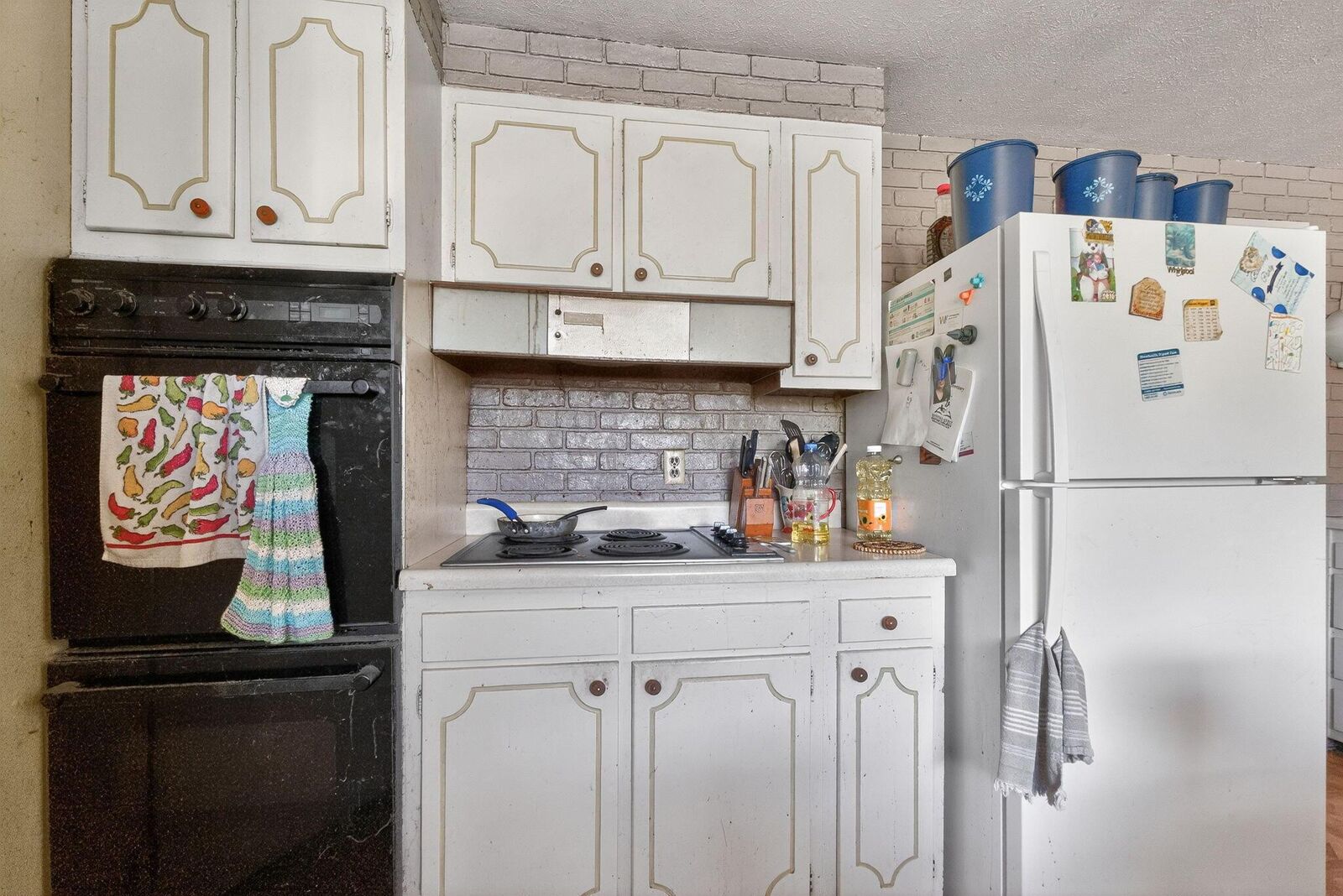 Property Photo:  3937 Lexmont S Road  OH 43228 