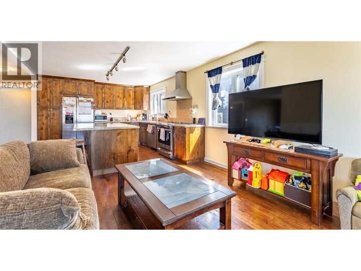 Property Photo:  902 Murdoch Street  BC V0B 1G4 