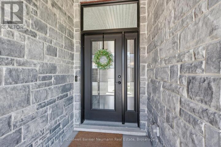 Photo de la propriété:  74 Gellert Drive  ON N0B 1M0 