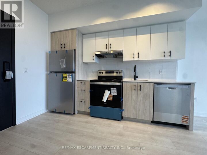 Property Photo:  4878 Powers Common C1108  ON L7M 2B4 