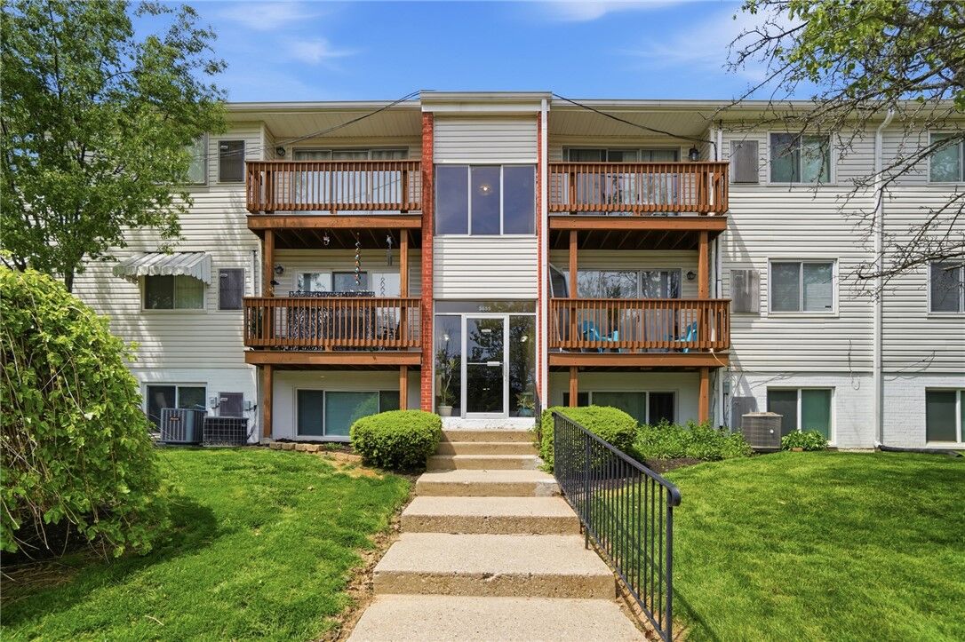 Property Photo:  5655 E Coach Drive H  OH 45440 