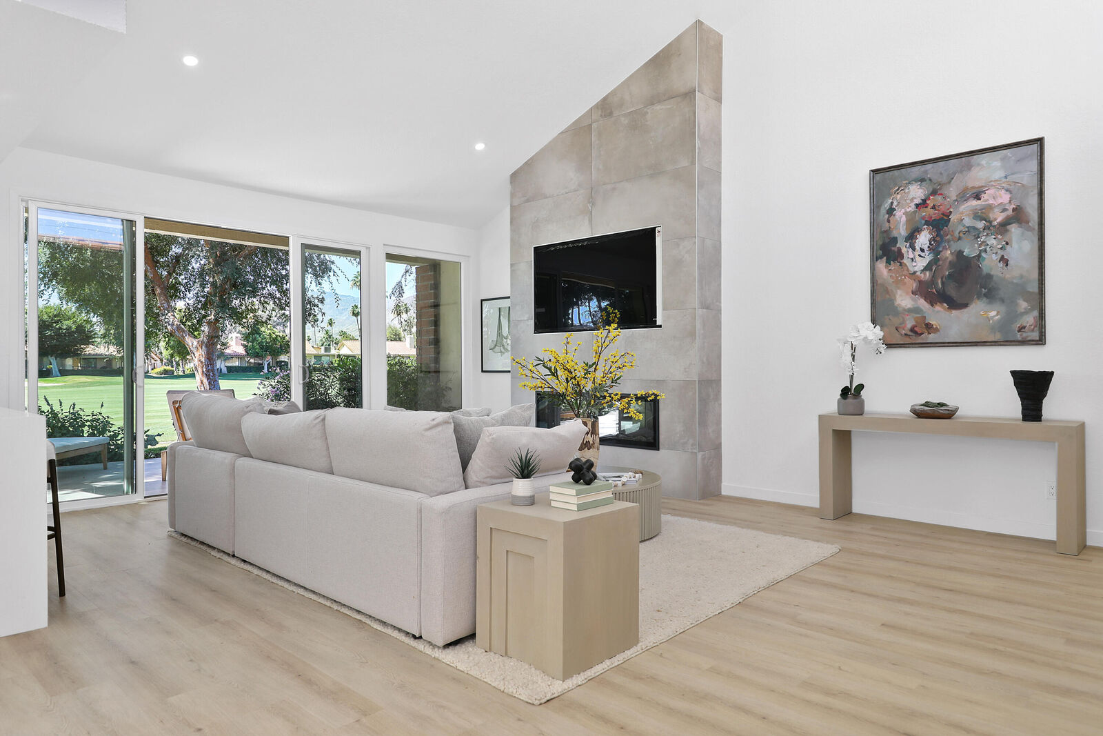 Property Photo: 211 Las Lomas CA 92260
