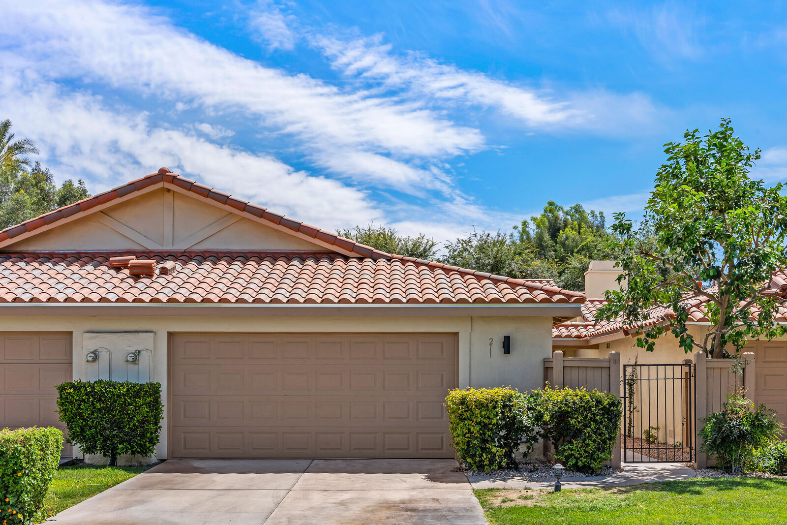 Property Photo:  211 Las Lomas  CA 92260 