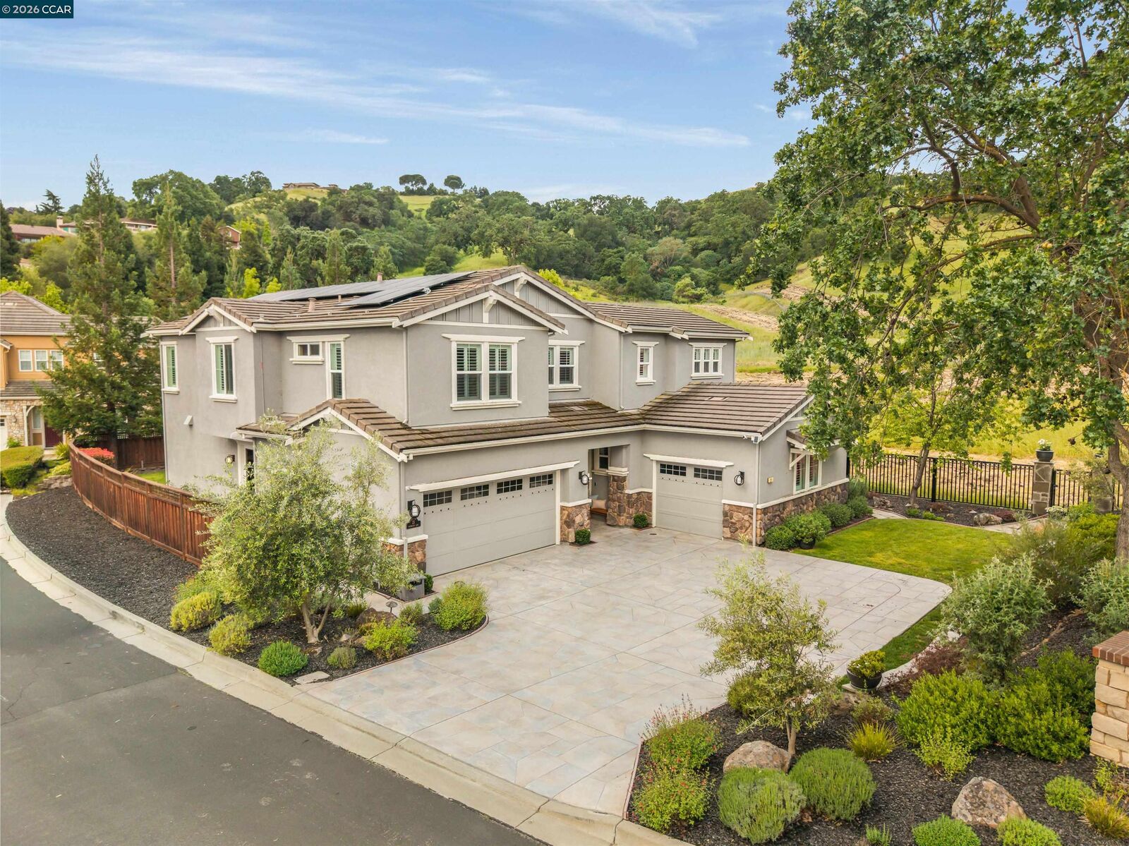 Property Photo: 21 Rockhaven Ln CA 94526
