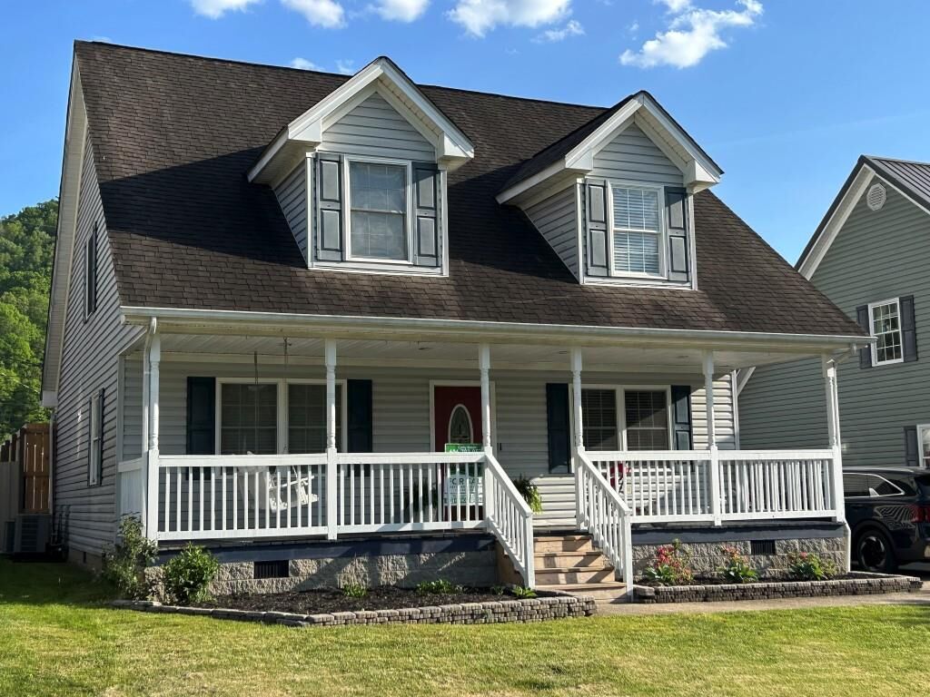 Property Photo:  22 May Street  KY 41602 