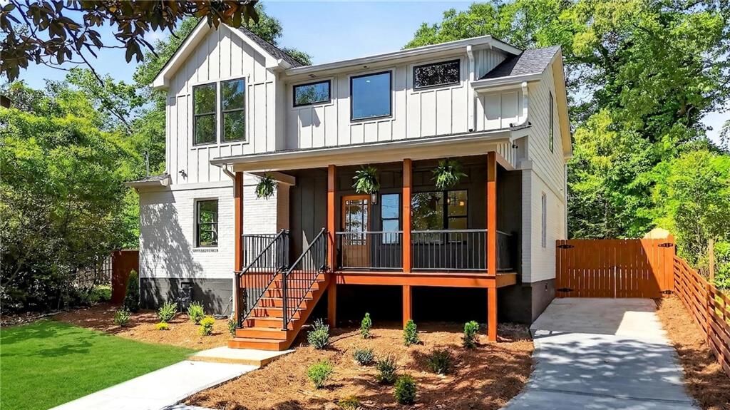 Property Photo:  25 Candler Road SE  GA 30317 